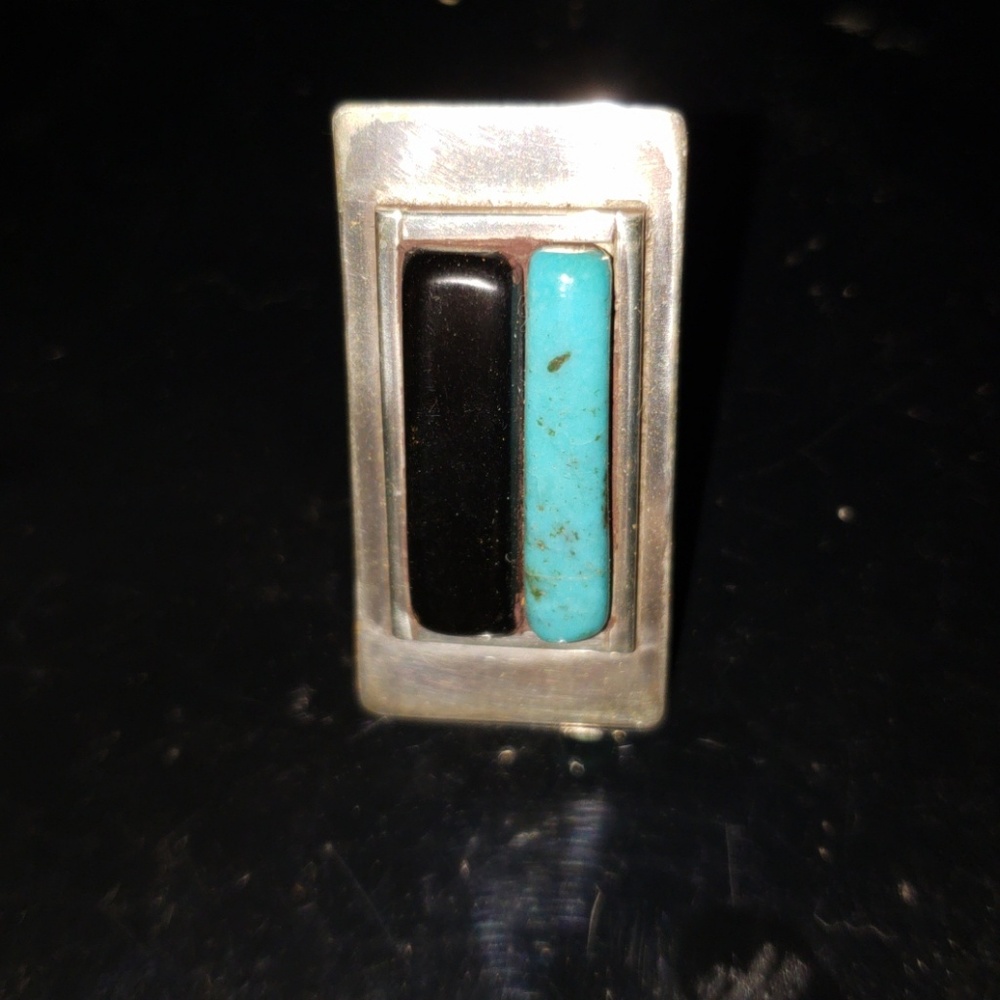 Contemporary silver ring with turquoise/onyx